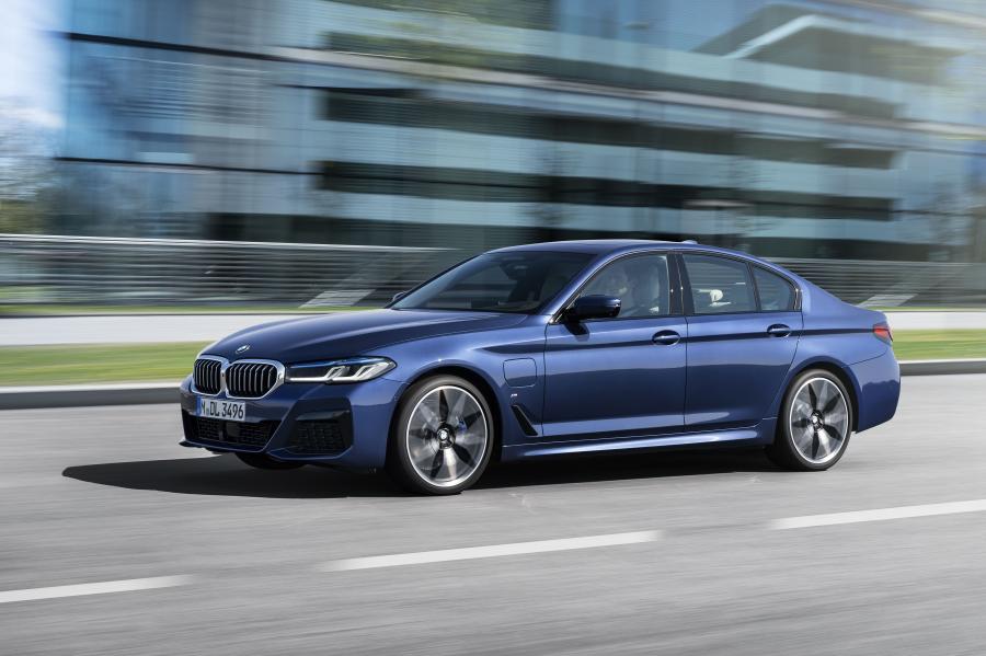  BMW 530e xDrive M Sport (G30) 2020 года  (WW) (фото 6 из 78)